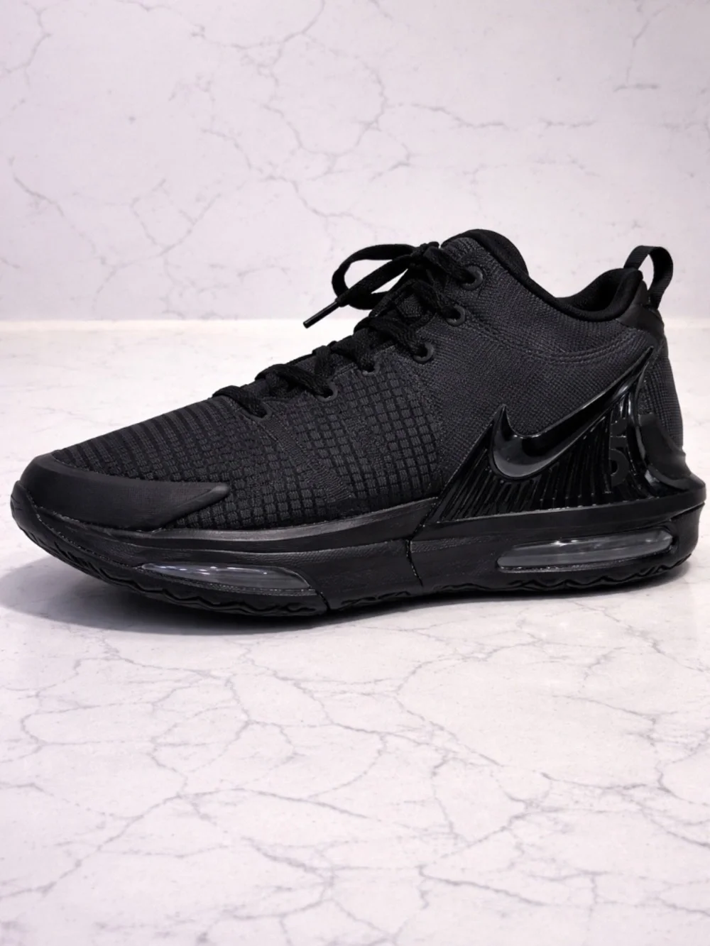 Nike LeBron Witness 7 Triple Black Men’s Size 11 Basketball Shoes - Picture 3 of 6